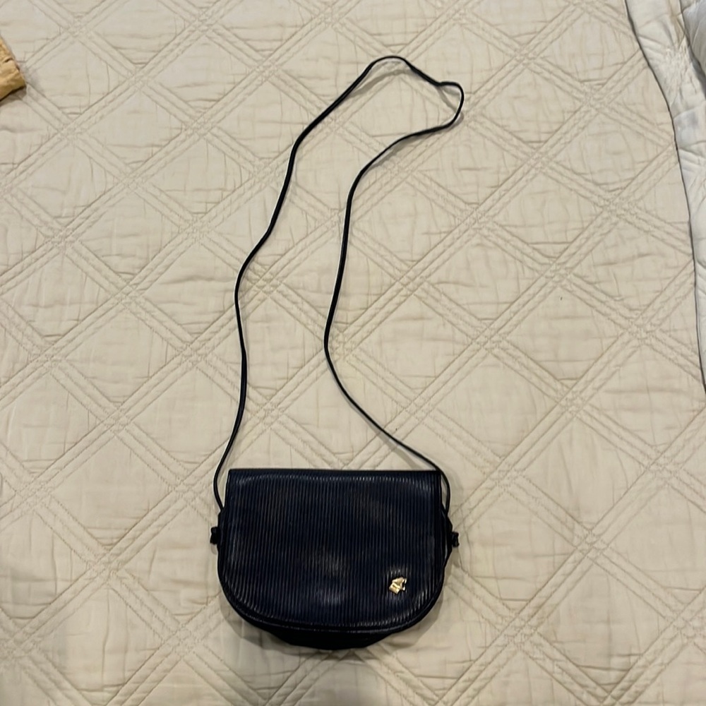 Black leather handbag by Bagherra. Made in Italy